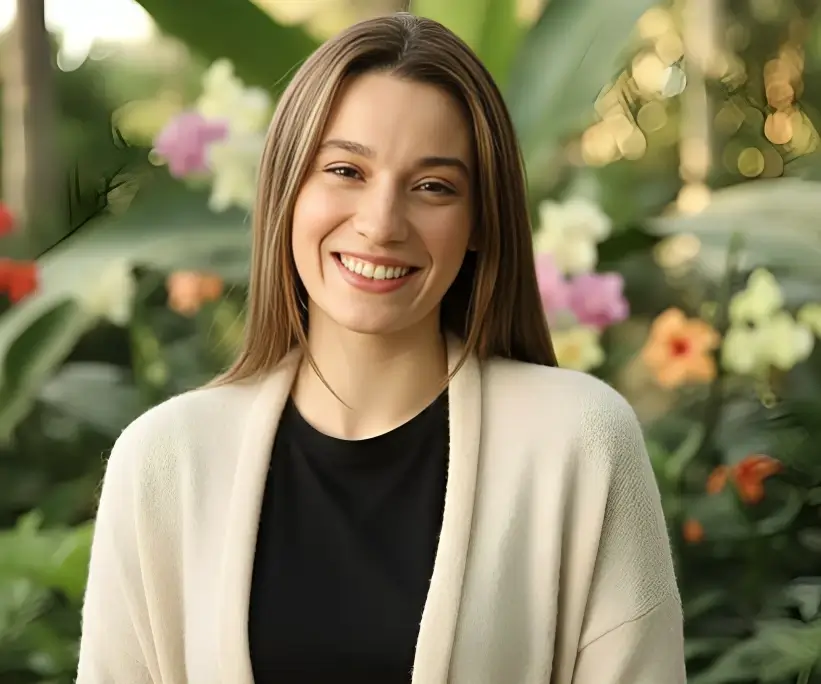 الممثلة سمية أيدوغان: السيرة الذاتية، العمر، الديانة، الطول، مسلسلات